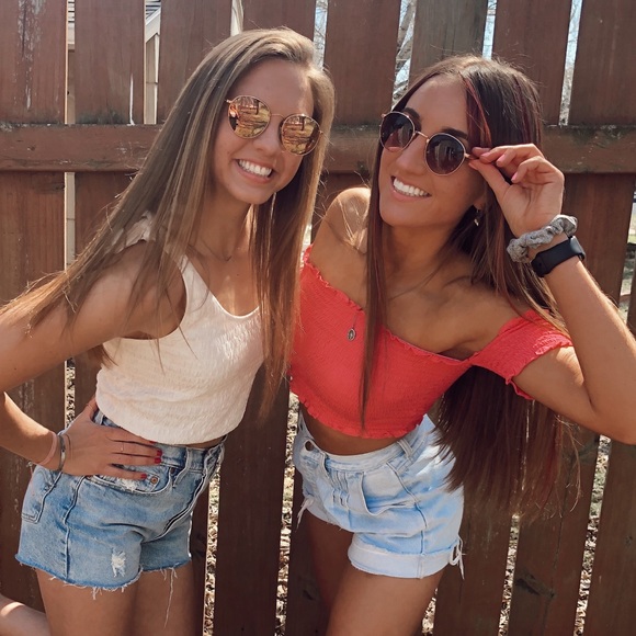 Meet your Posher, Mckayla - Picture 1 of 1